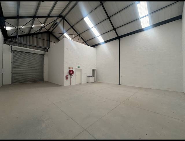 332M² WAREHOUSE TO LET IN FIRGROVE